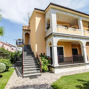 apartments-cvitan-1-floor.in-istria.net/